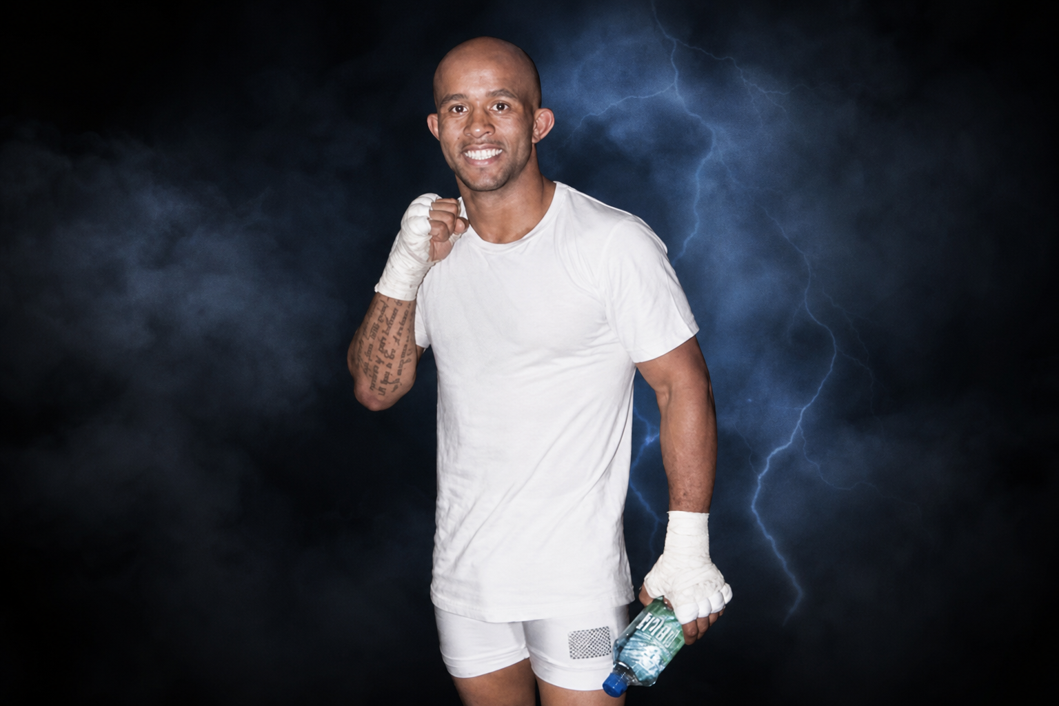 Demetrious Johnson backs Holloway against McGregor